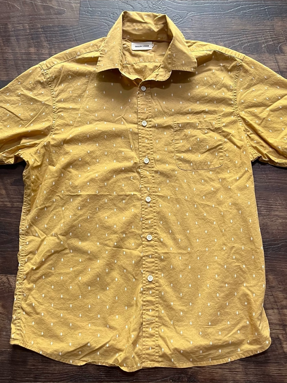 Taylor stitch the short sleeve California gold diamond print button shirt 42 L